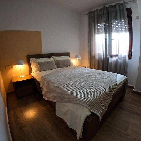 Angie'S Perfect Location Flat - Walk To Sights Tirana Exteriör bild