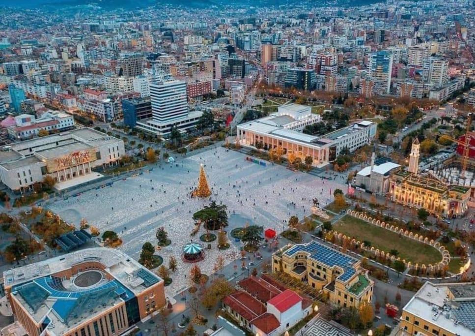 Angie'S Perfect Location Flat - Walk To Sights Tirana Exteriör bild