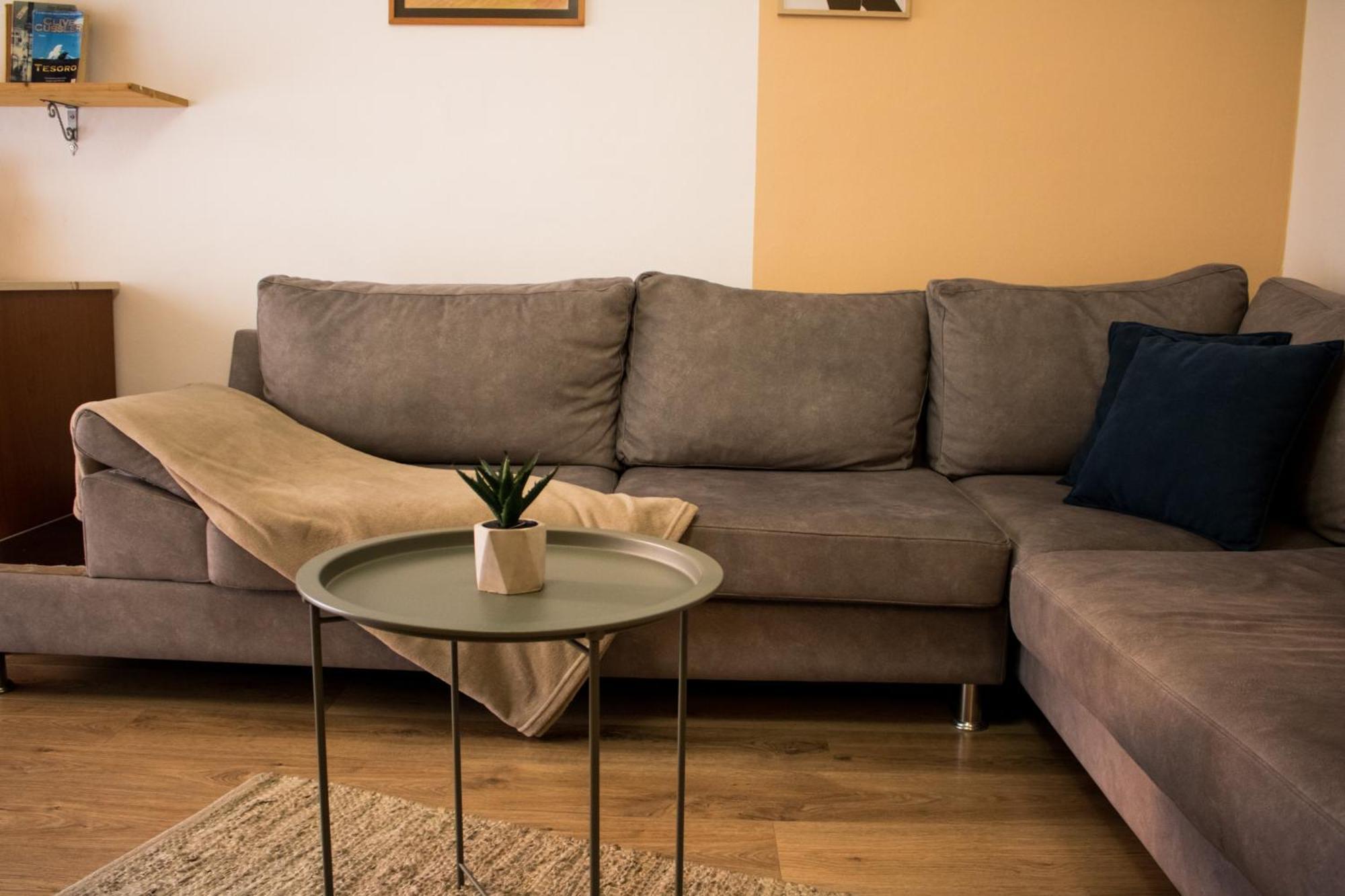 Angie'S Perfect Location Flat - Walk To Sights Tirana Exteriör bild